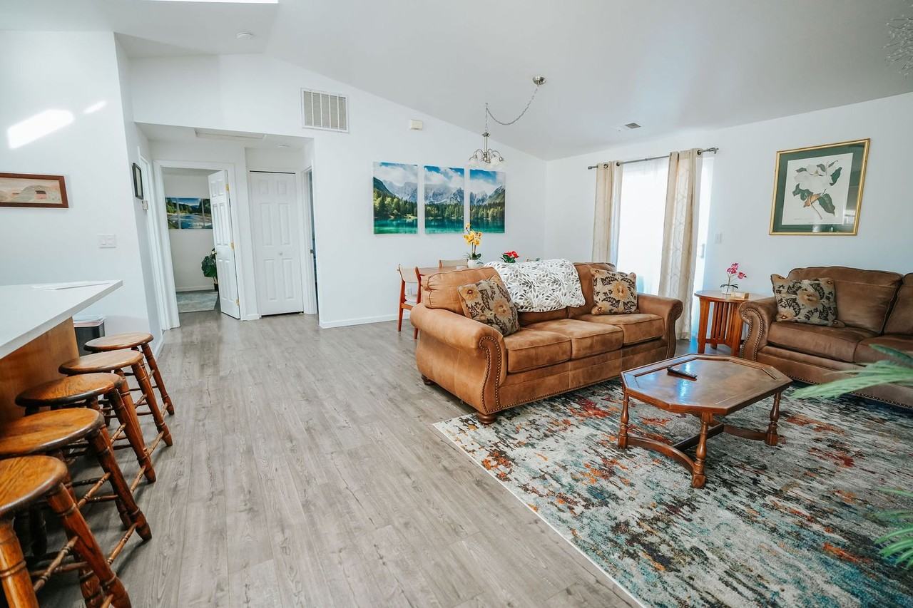 4190 Hillside Ct - Photo 4 of 46