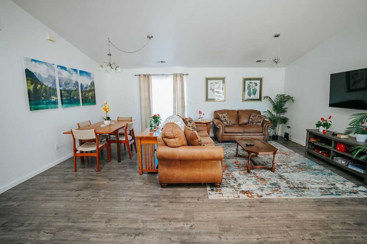 4190 Hillside Ct - Photo 6 of 46