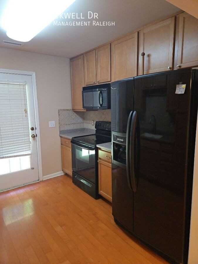 10122 Blackwell Dr - Photo 7 of 15