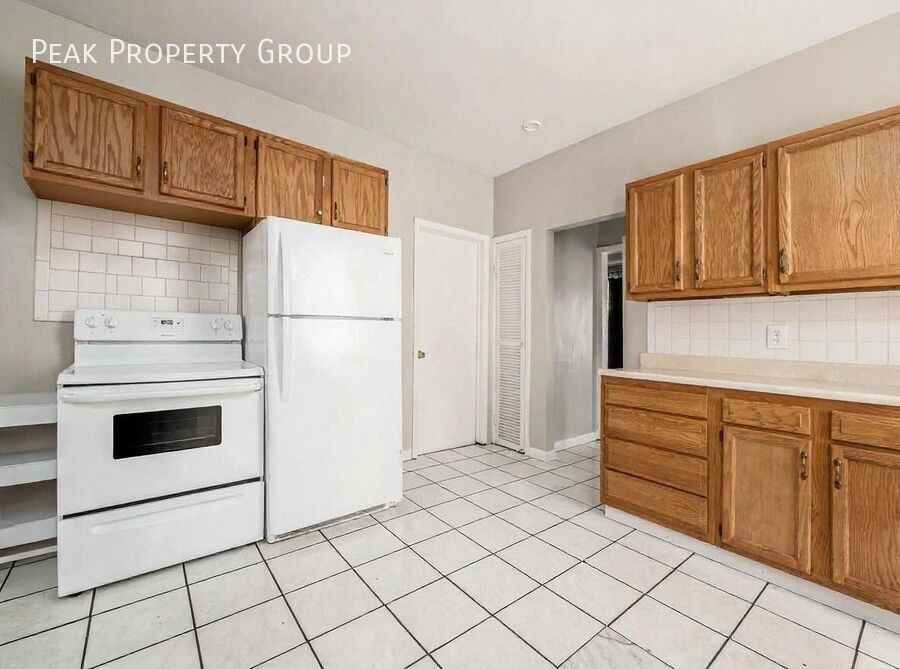 227 East Northwood Avenue - Photo 7 of 18