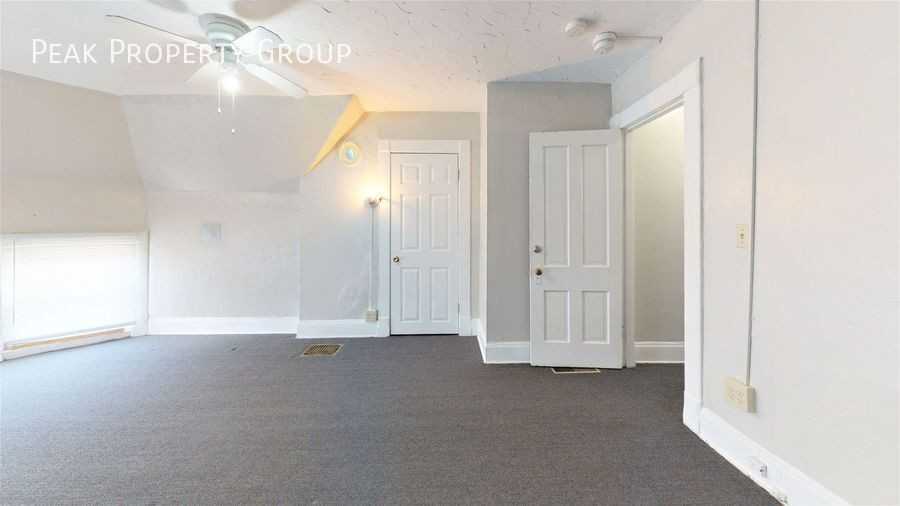 2357 1/2 N High St - Photo 6 of 8