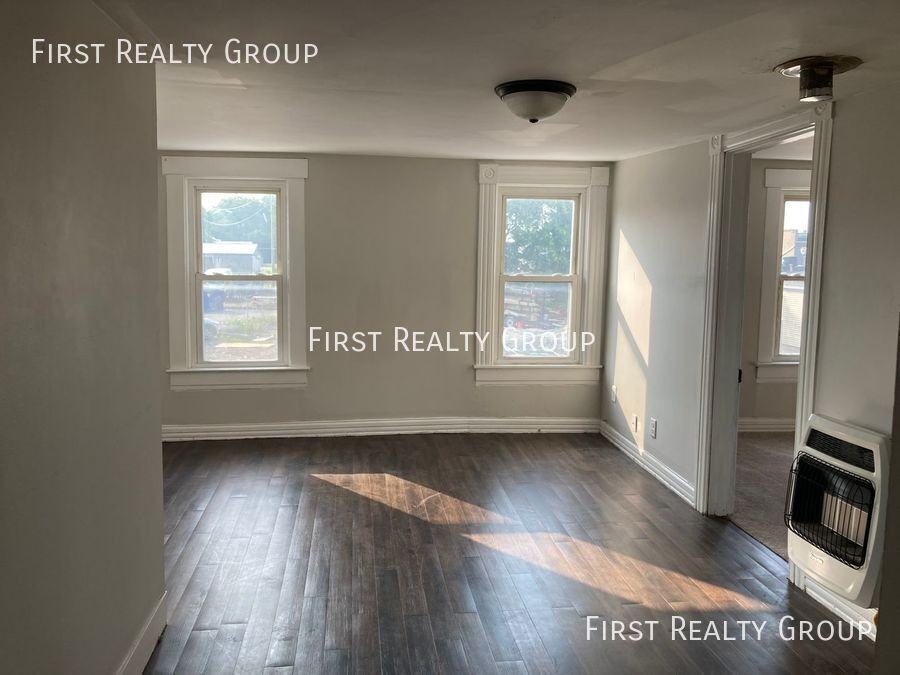533 S Main St #B - Photo 2 of 10