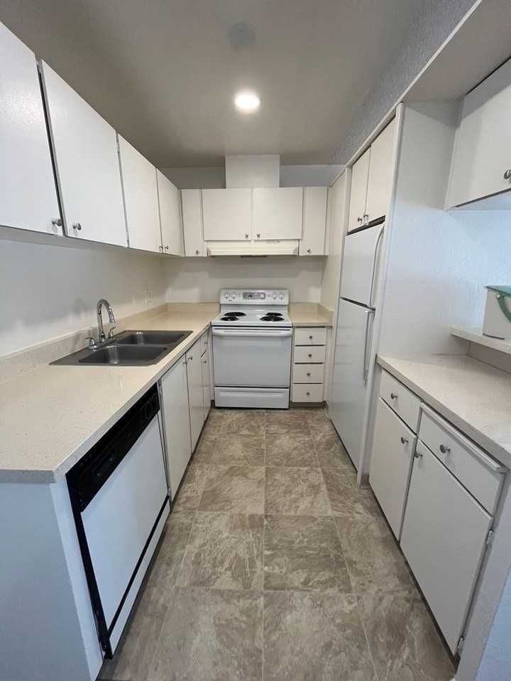 Waterstone Millbrae - Photo 4 of 10