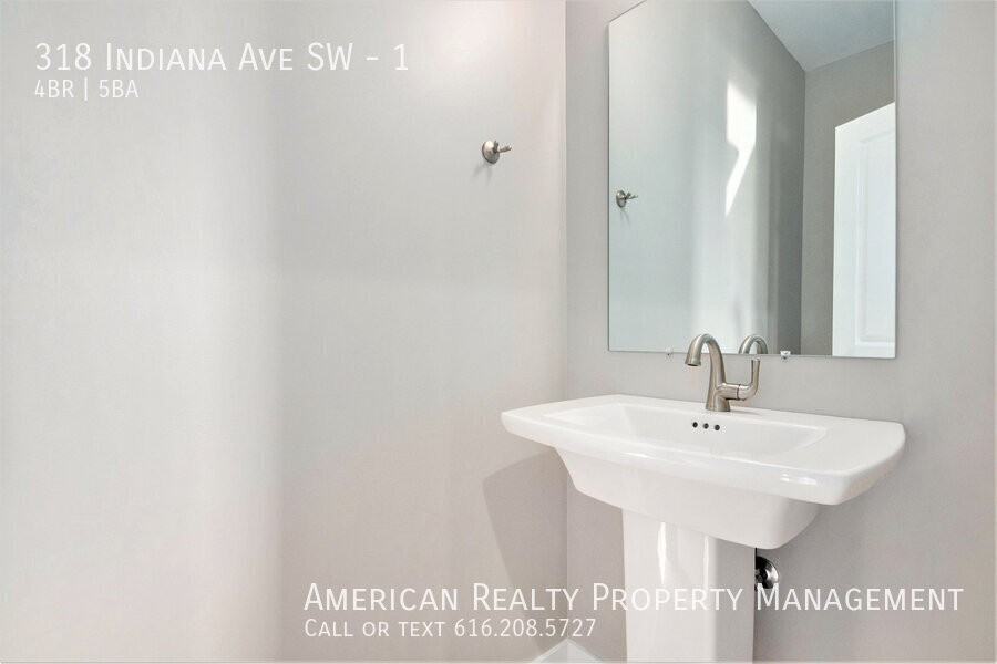 318 Indiana Ave Sw #1 - Photo 5 of 18