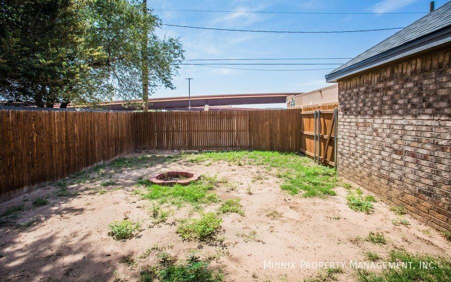 4115 18th St - Photo 3 of 33