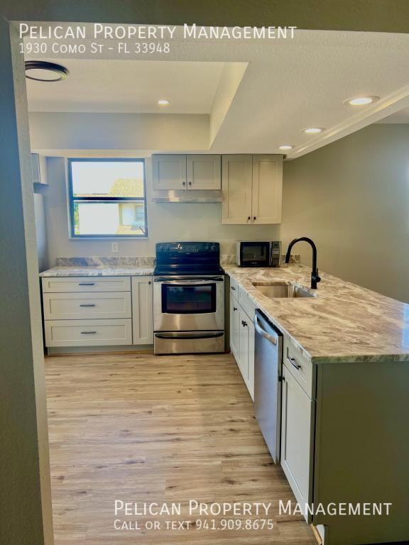 1930 Como St - Photo 3 of 28