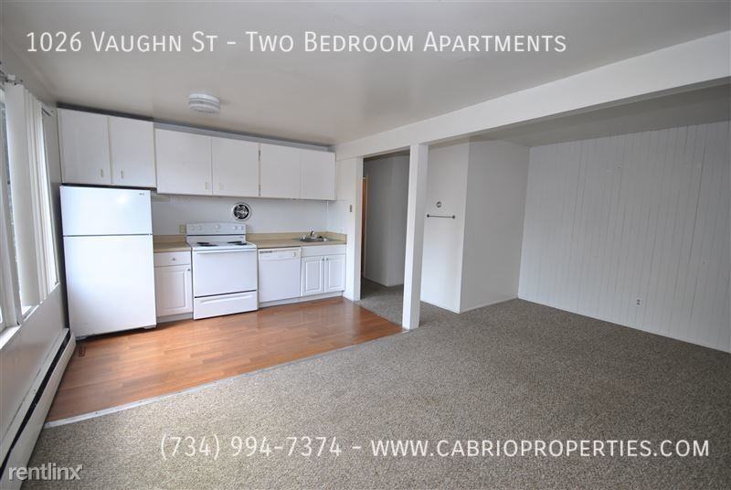 1026 Vaughn St - Photo 3 of 12