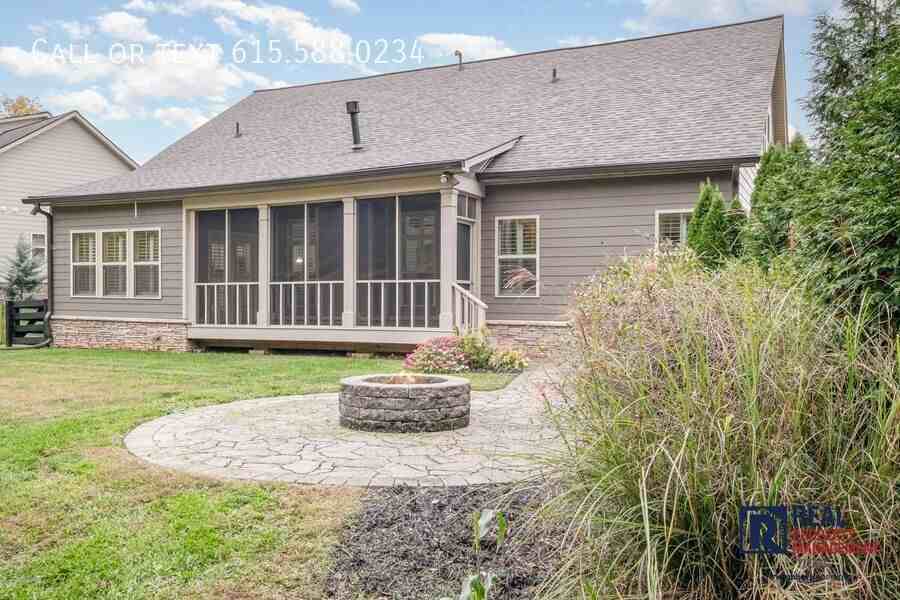 6785 Pleasant Gate Ln - Photo 3 of 33