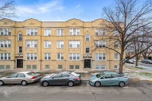 featured image of 1942 Lombard Ave #4