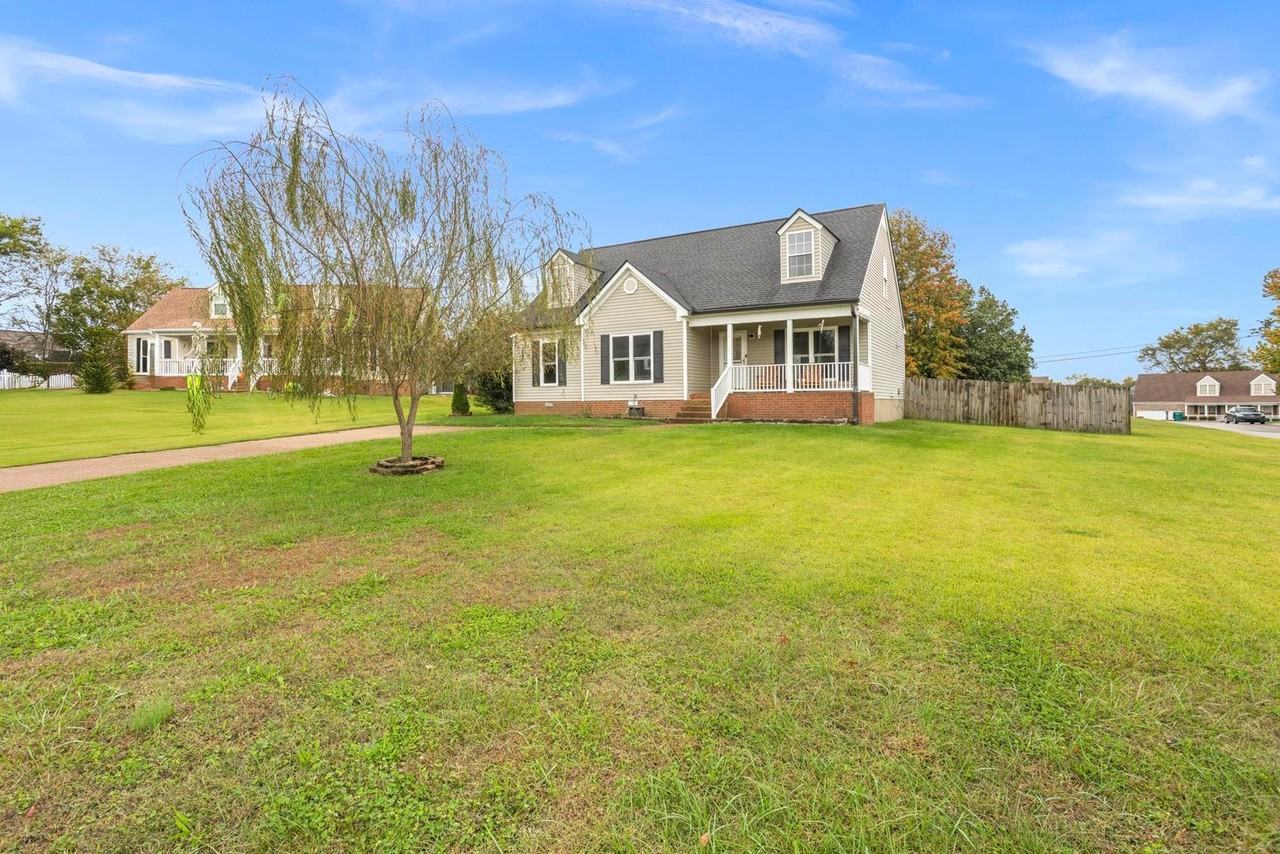 2845 Jessie Ct - Photo 5 of 44