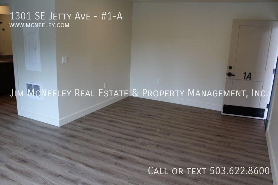 1301 Se Jetty Ave #1A - Photo 3 of 19
