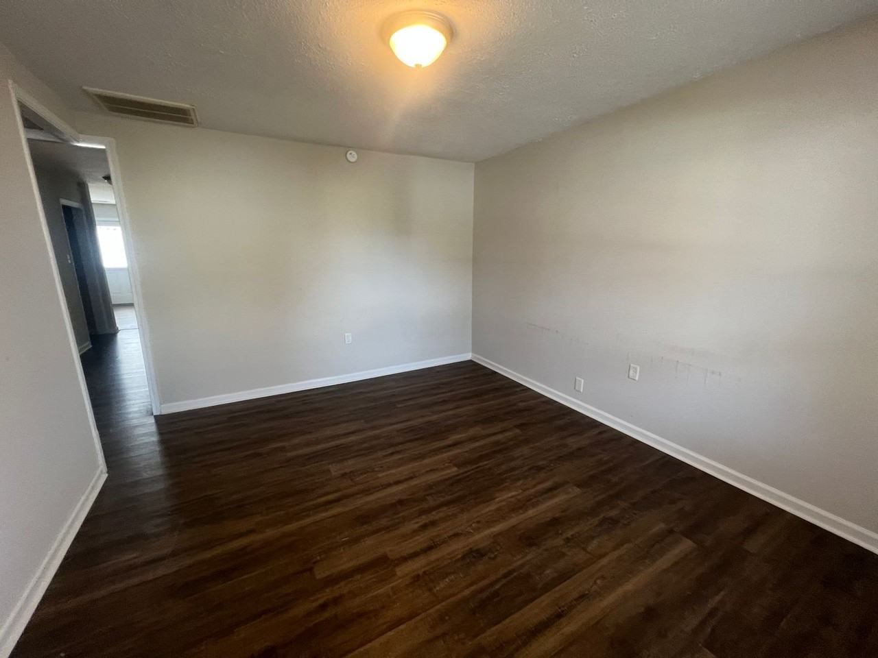 410 Dallas Avenue - Photo 2 of 9