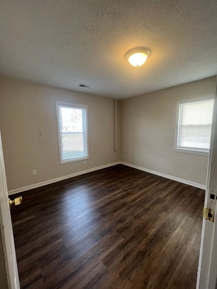 410 Dallas Avenue - Photo 5 of 9