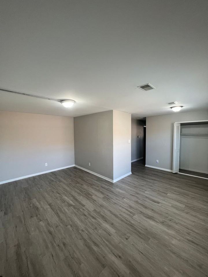 2343 Harrodsburg Road #6 - Photo 3 of 6