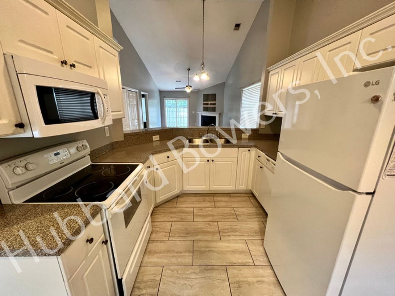 111 Colonial Commons Ln - Photo 3 of 18