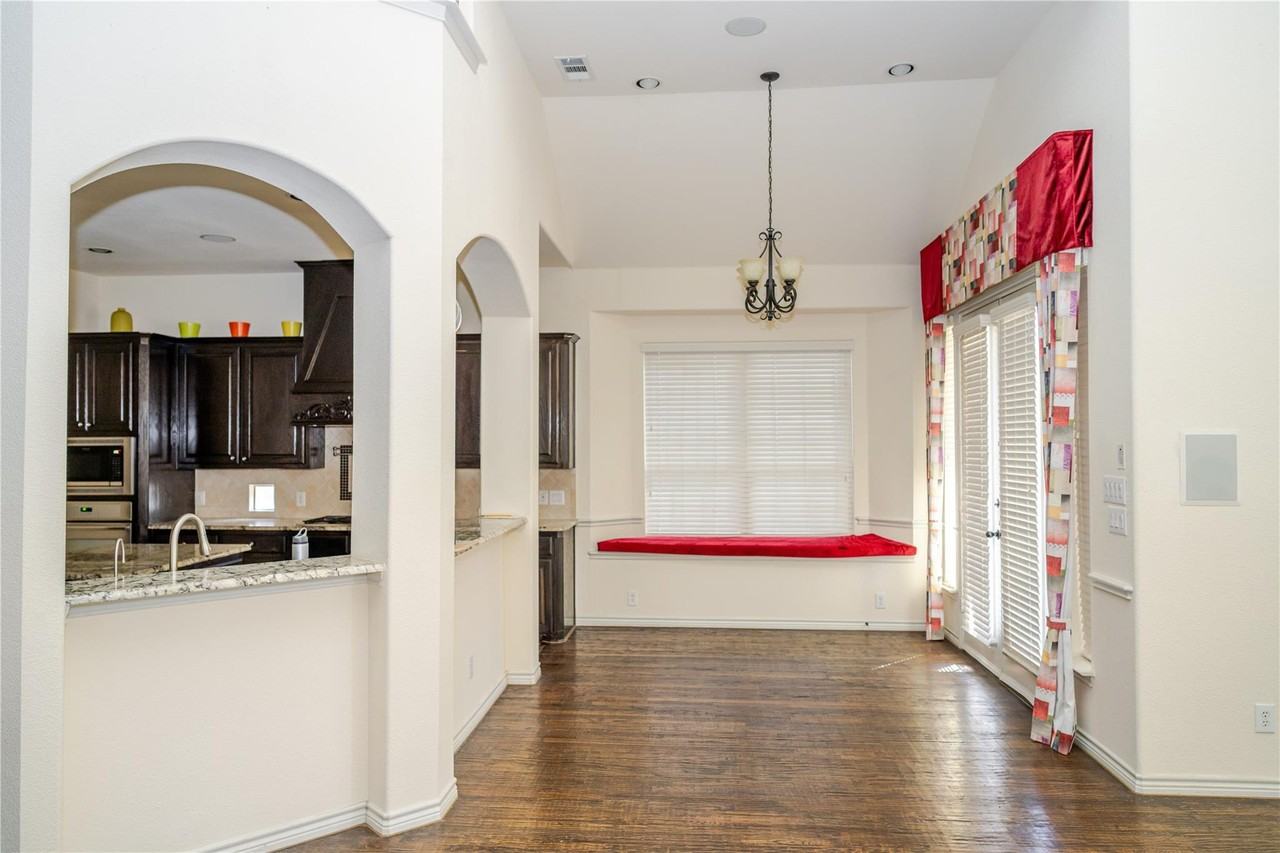 14785 Palm Desert Ln - Photo 5 of 16