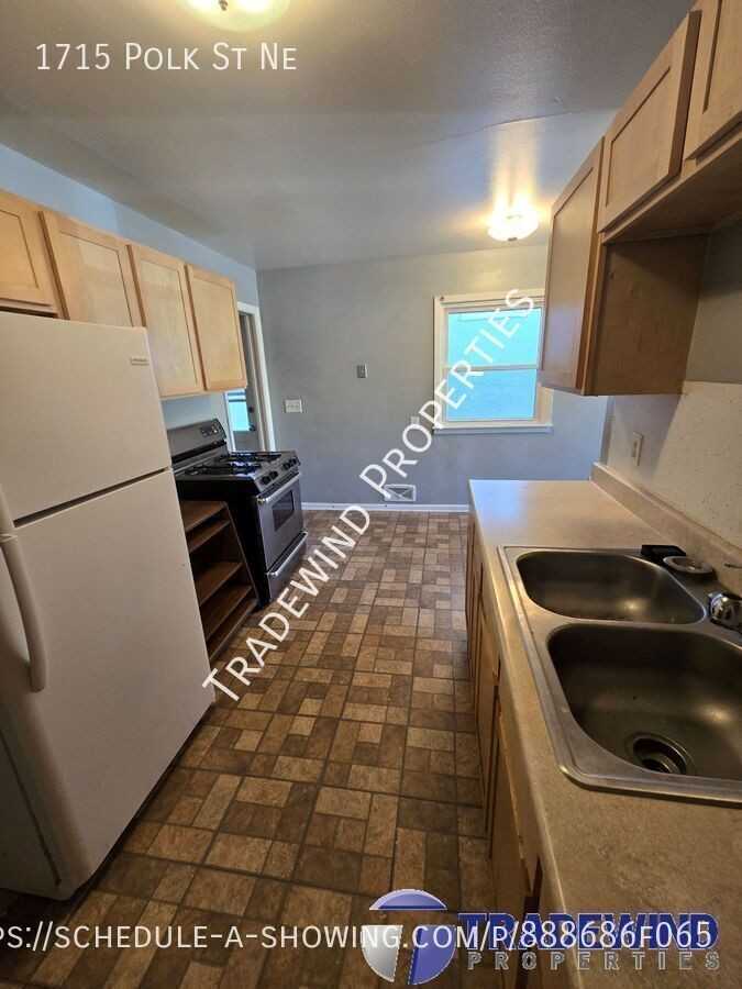 1715 Polk St Ne - Photo 2 of 19