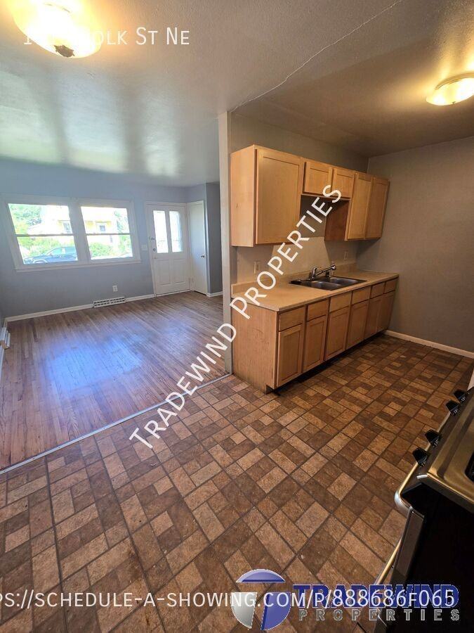 1715 Polk St Ne - Photo 3 of 19