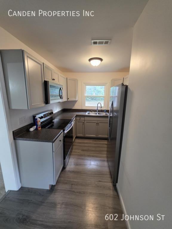 602 Johnson St - Photo 3 of 38