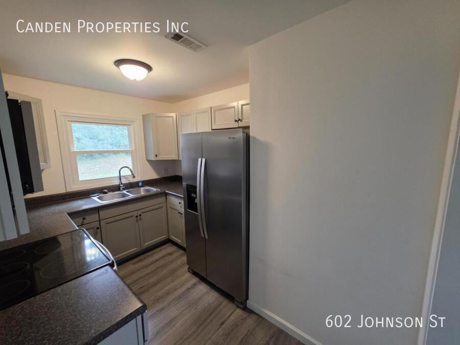 602 Johnson St - Photo 5 of 38
