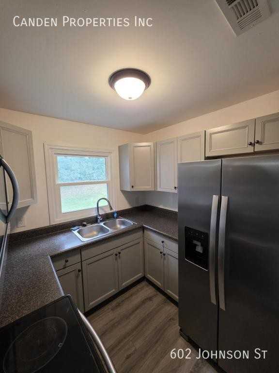 602 Johnson St - Photo 6 of 38