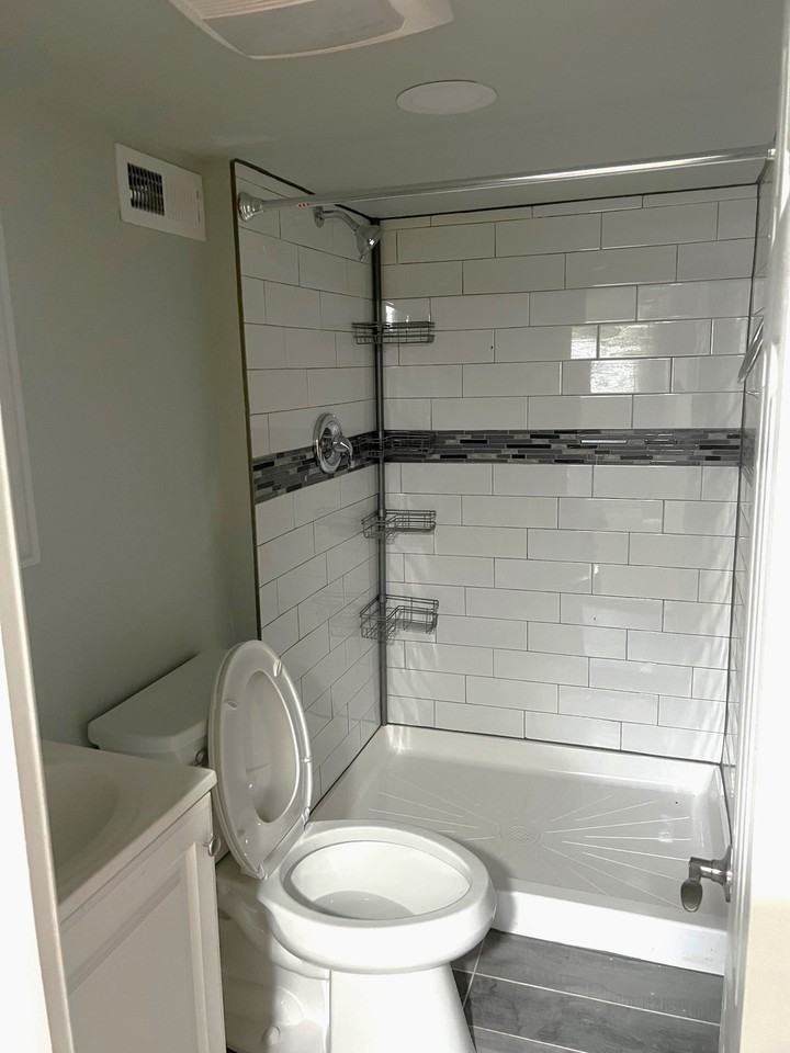 2406 Wilkens Ave - Photo 4 of 12