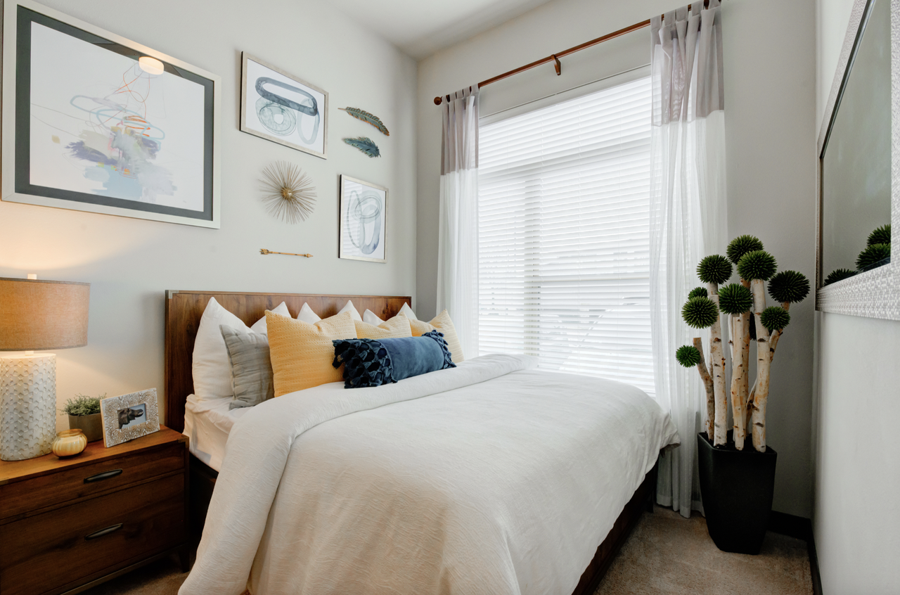 2613 Rogers Avenue - Photo 7 of 12