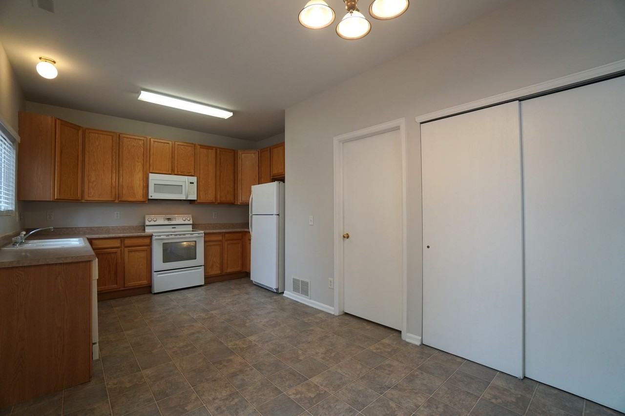 7184 Westerner Dr - Photo 7 of 17