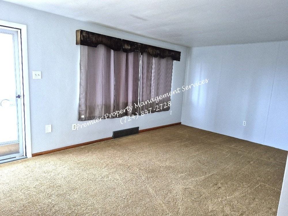 990 Clearview Drive - Photo 2 of 17