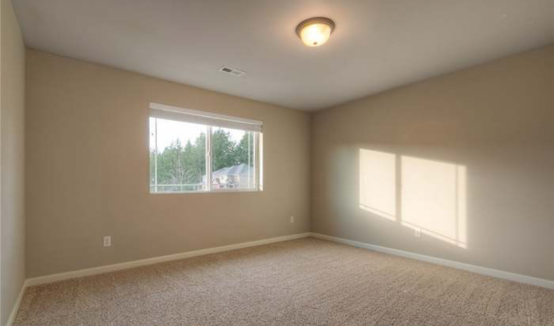 3800 Southlake Dr Se - Photo 5 of 9