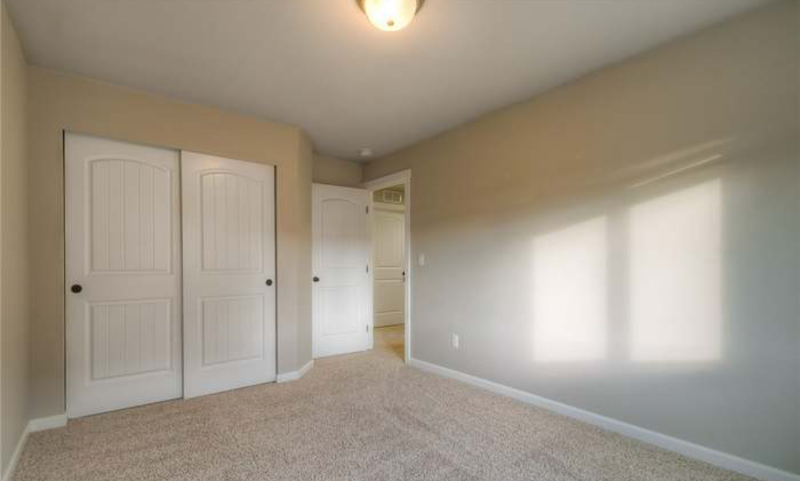 3800 Southlake Dr Se - Photo 7 of 9