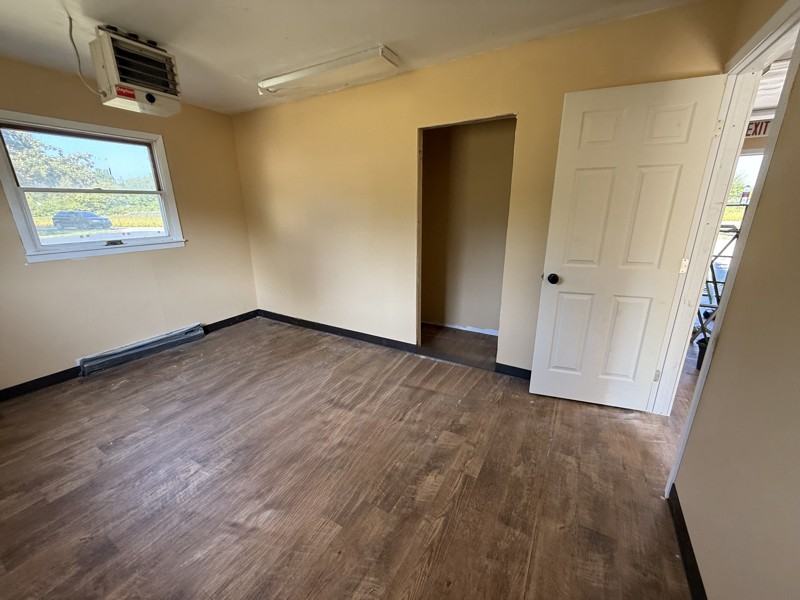 207 W Walnut St - Photo 2 of 8