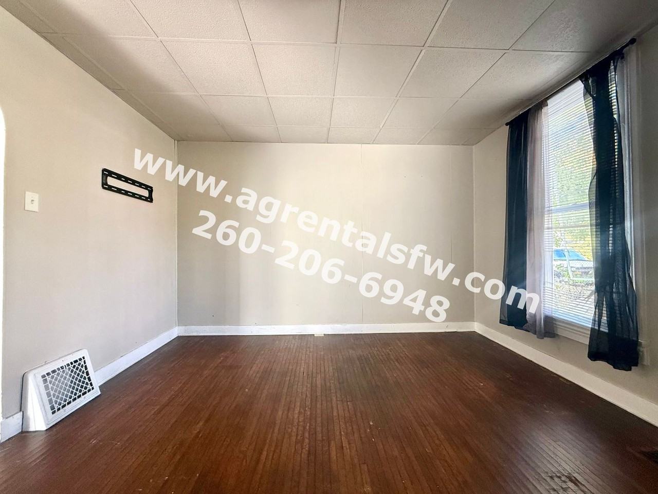 702 West Dewald Street - Photo 2 of 17