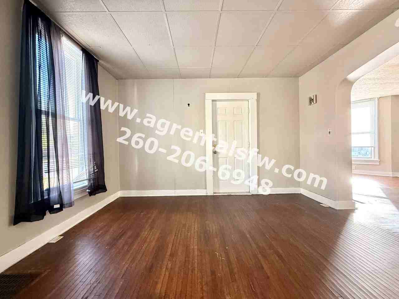 702 West Dewald Street - Photo 3 of 17