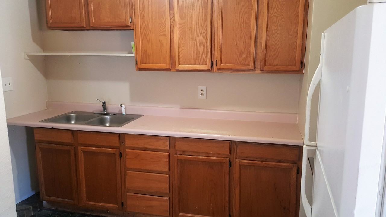 6008 North Douglas Drive - Photo 3 of 8