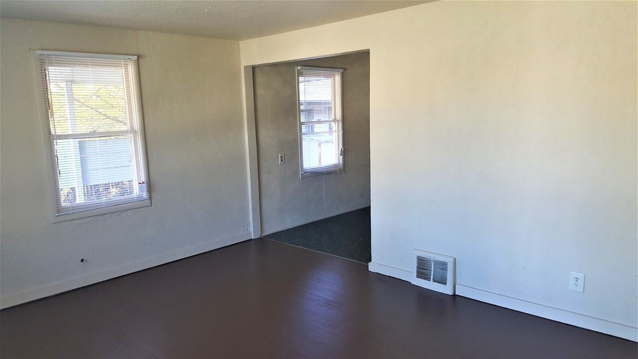 6008 North Douglas Drive - Photo 4 of 8