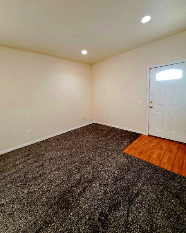 101 Center St #1 - Photo 5 of 6