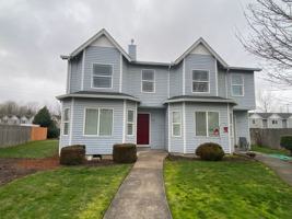 featured image of 1439 Falcon Loop