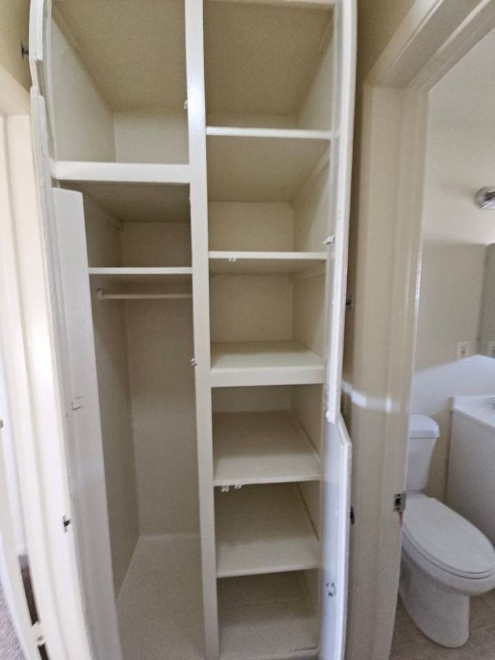 812 S Glendale Ave - Photo 2 of 6