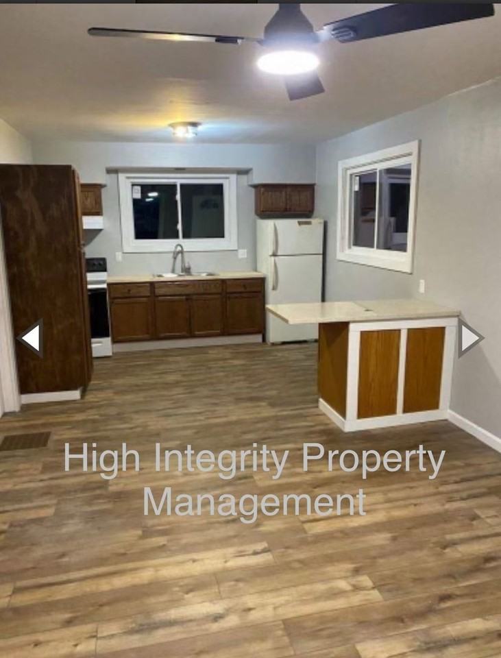 3032 Lake Rd - Photo 5 of 6