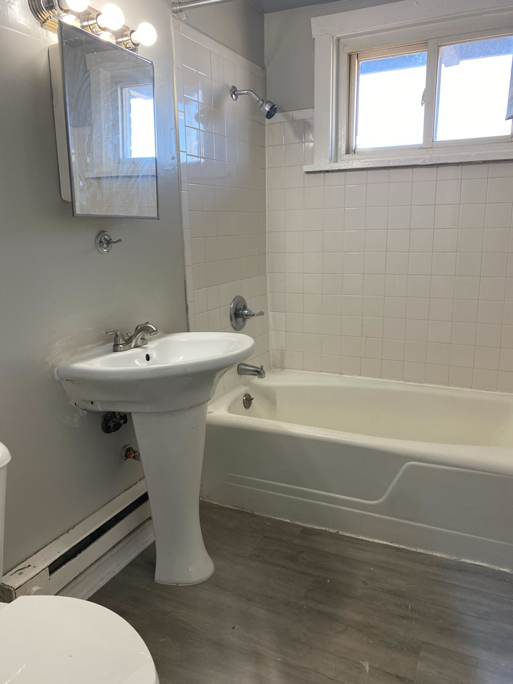 203 W 154th St - Photo 4 of 5