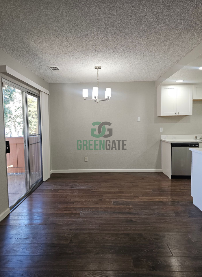 495 Cherry Ln - Photo 6 of 32