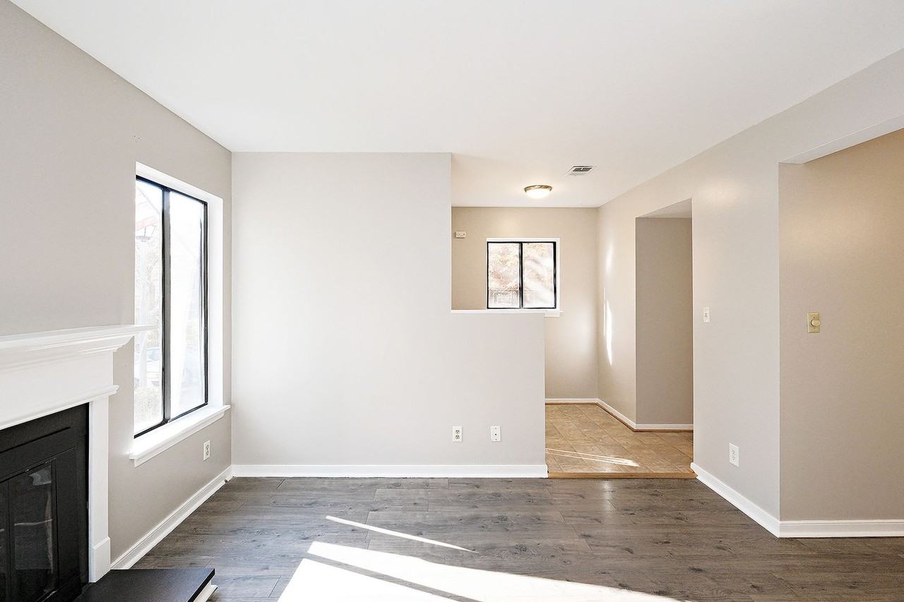 964 Sutton Ct - Photo 3 of 20