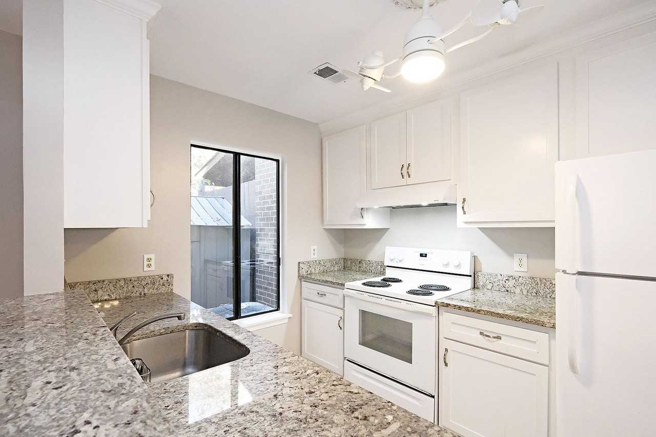 964 Sutton Ct - Photo 5 of 20