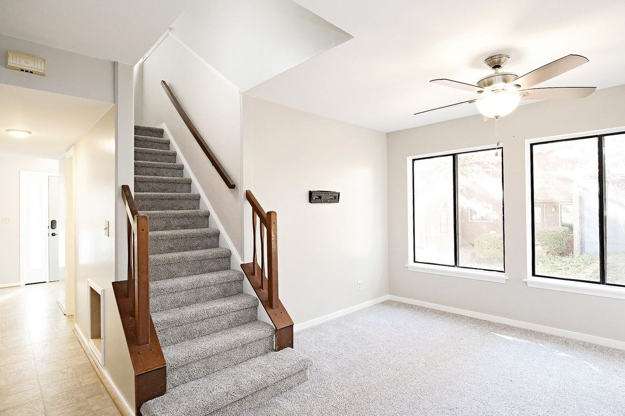 964 Sutton Ct - Photo 6 of 20