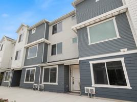 featured image of 1092 E Vessel Ct