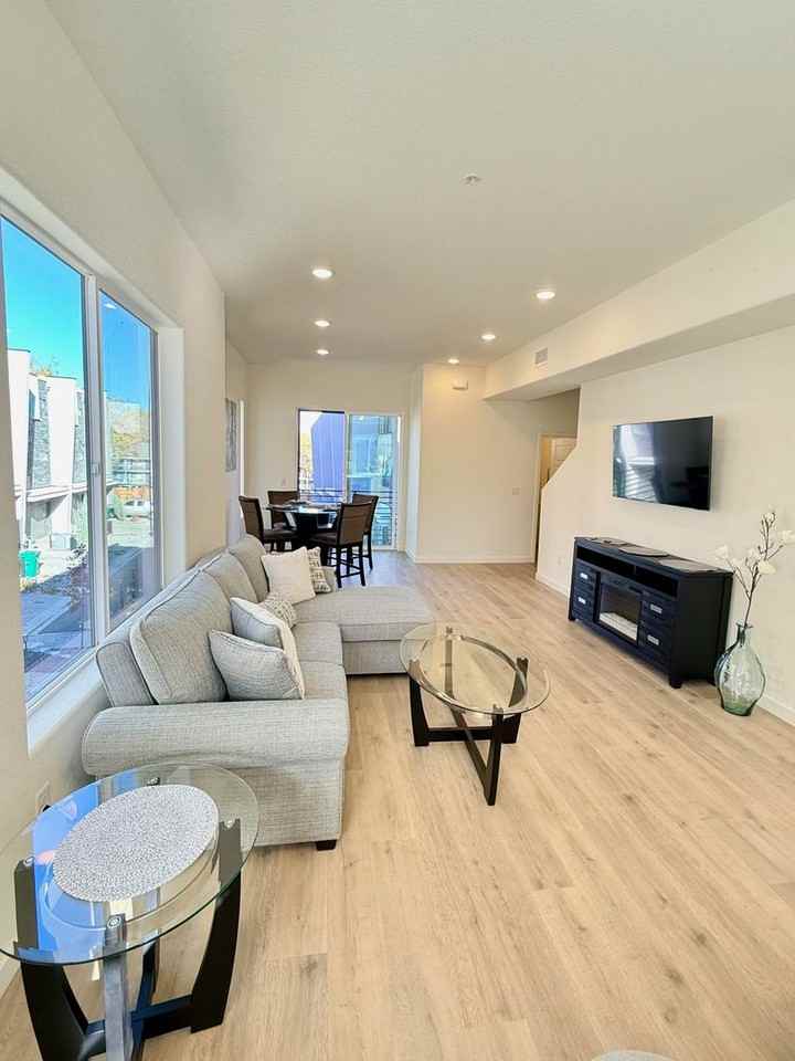 130 Rissone Ln - Photo 3 of 16