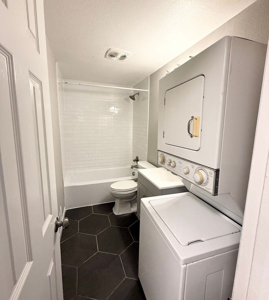 1381 Xanadu St - Photo 6 of 12