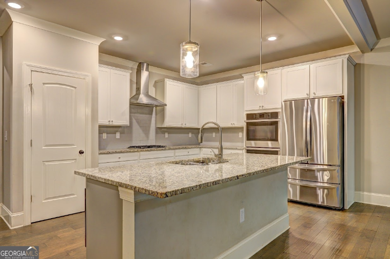 100 Ruby Ln - Photo 2 of 8