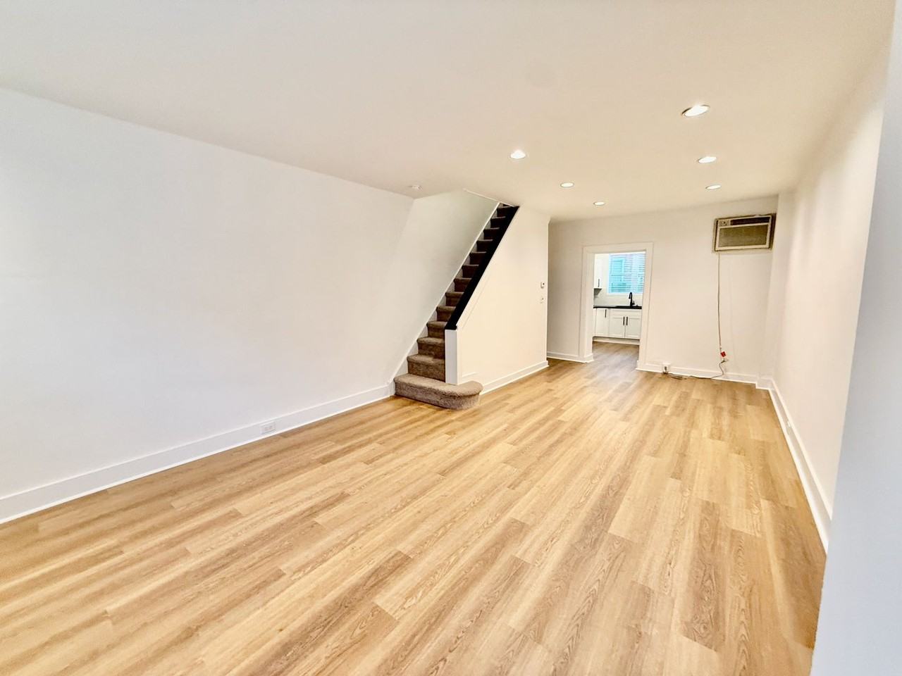 2228 S Bouvier St - Photo 7 of 39